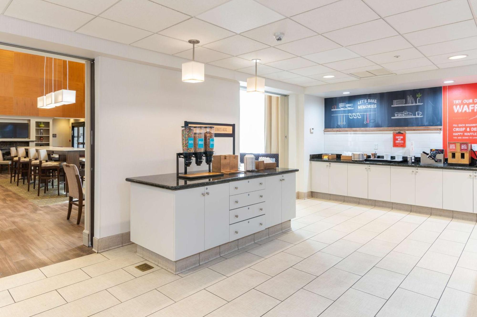 Hampton Inn & Suites Hartford-Manchester Kültér fotó